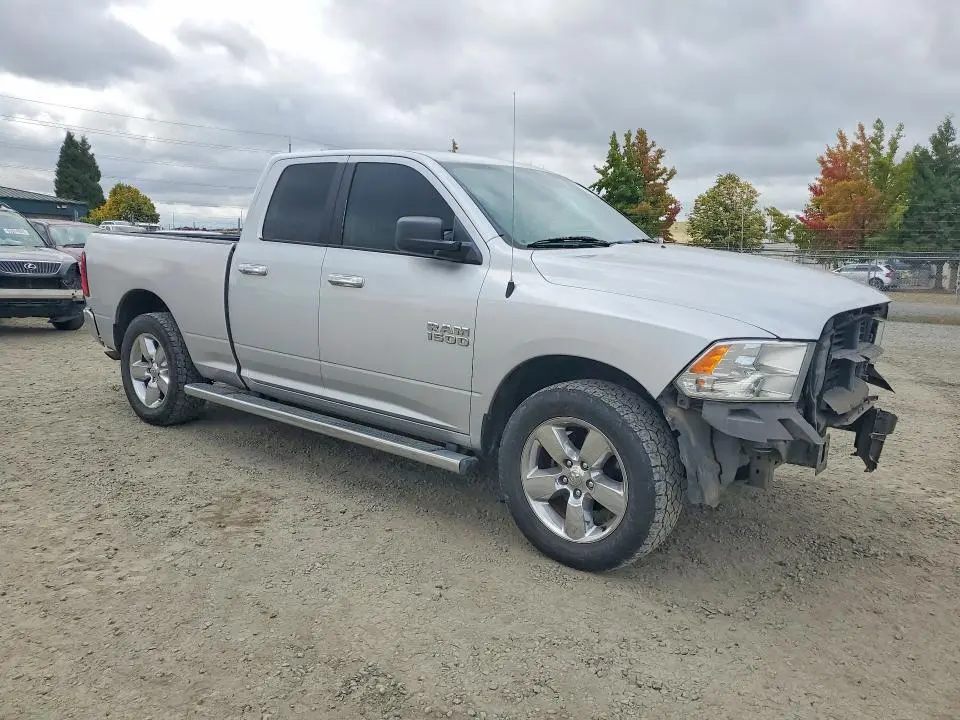 2016 RAM 1500 SLT  
