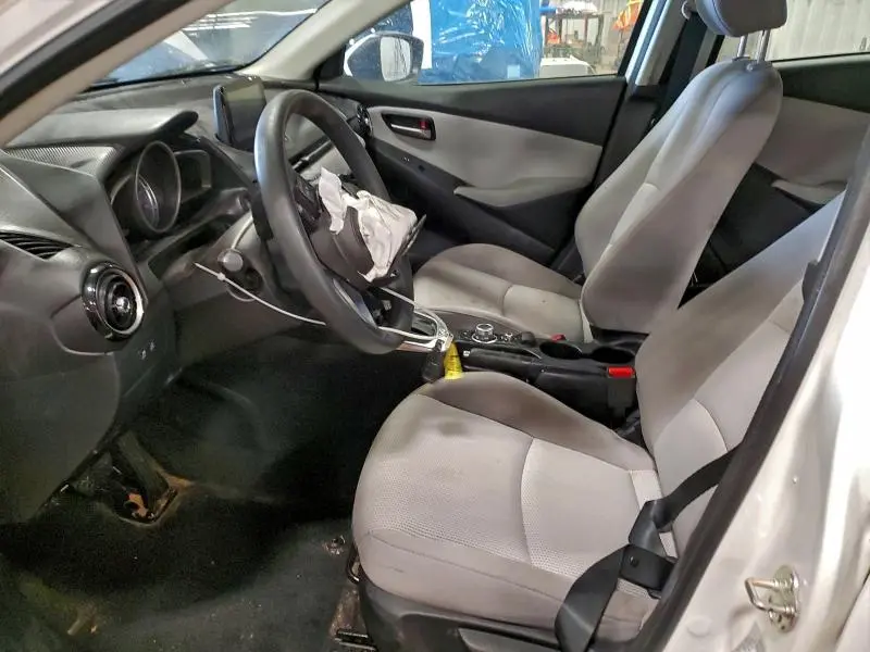 2020 TOYOTA YARIS LE  