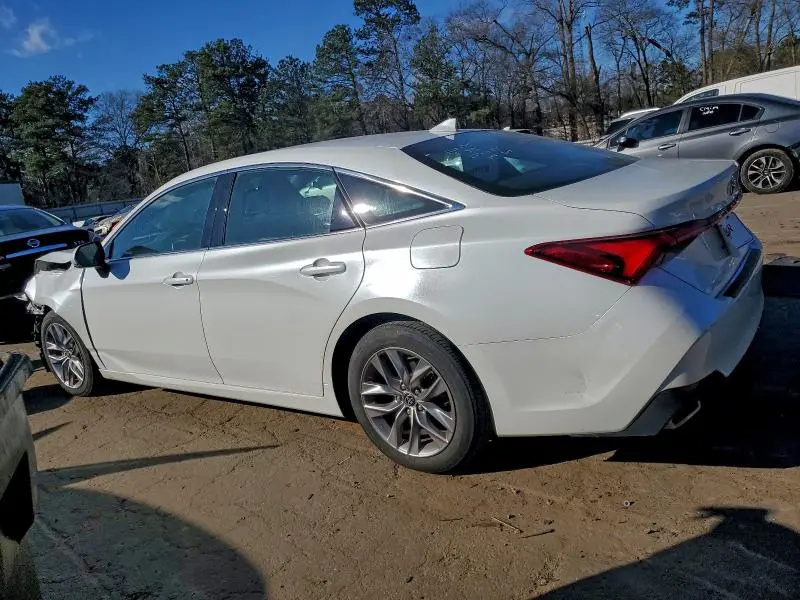 2021 TOYOTA AVALON XLE  