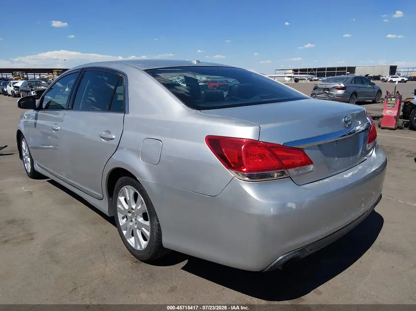 2012 TOYOTA AVALON  