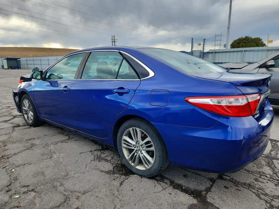 2016 TOYOTA CAMRY SE  