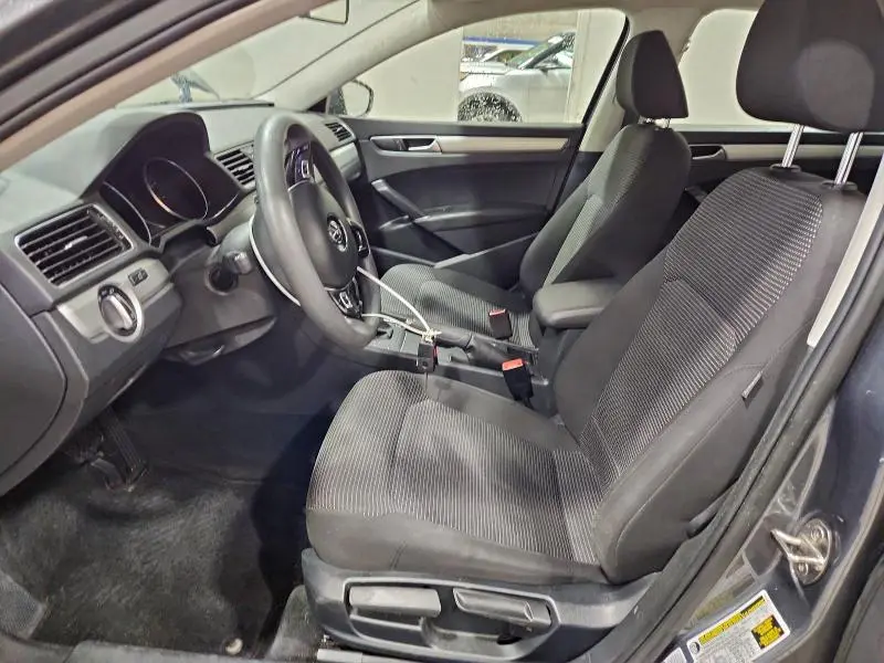 2016 VOLKSWAGEN PASSAT S  