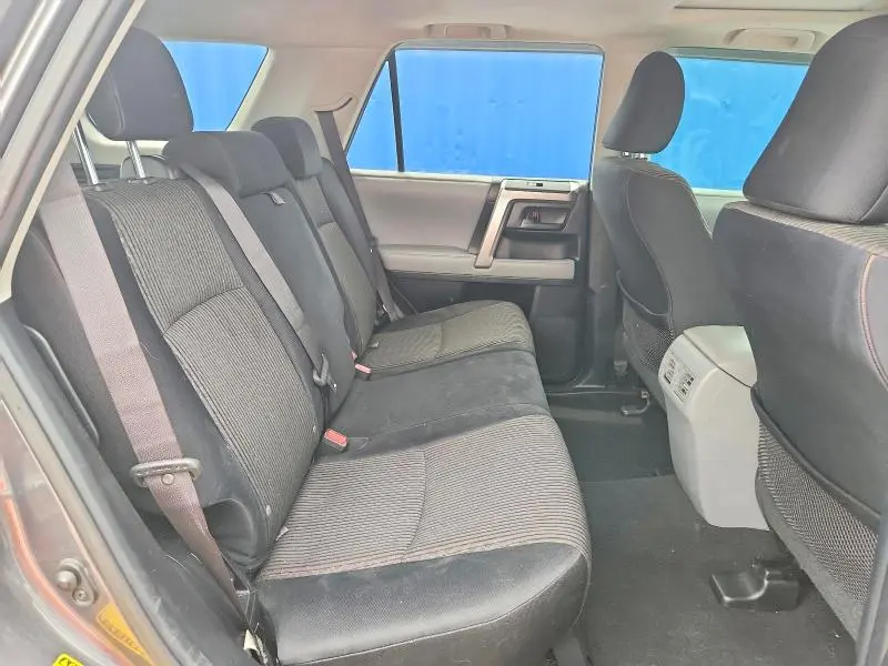 2010 TOYOTA 4RUNNER SR5  