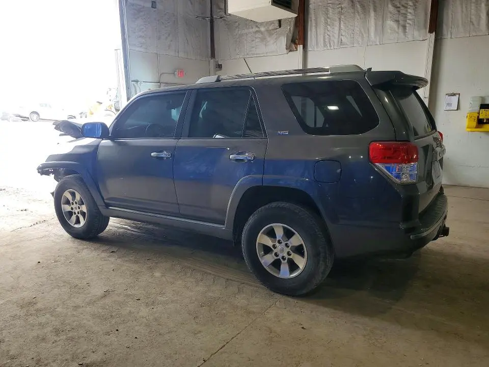 2010 TOYOTA 4RUNNER SR5  