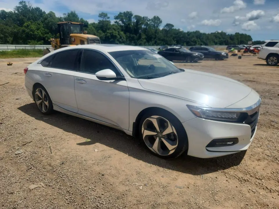 2019 HONDA ACCORD TOURING  