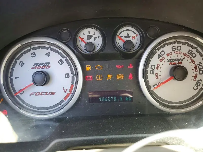 2010 FORD FOCUS SE  