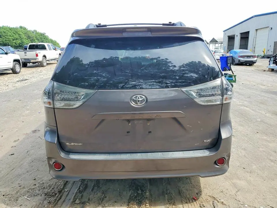 2015 TOYOTA SIENNA SPORT  
