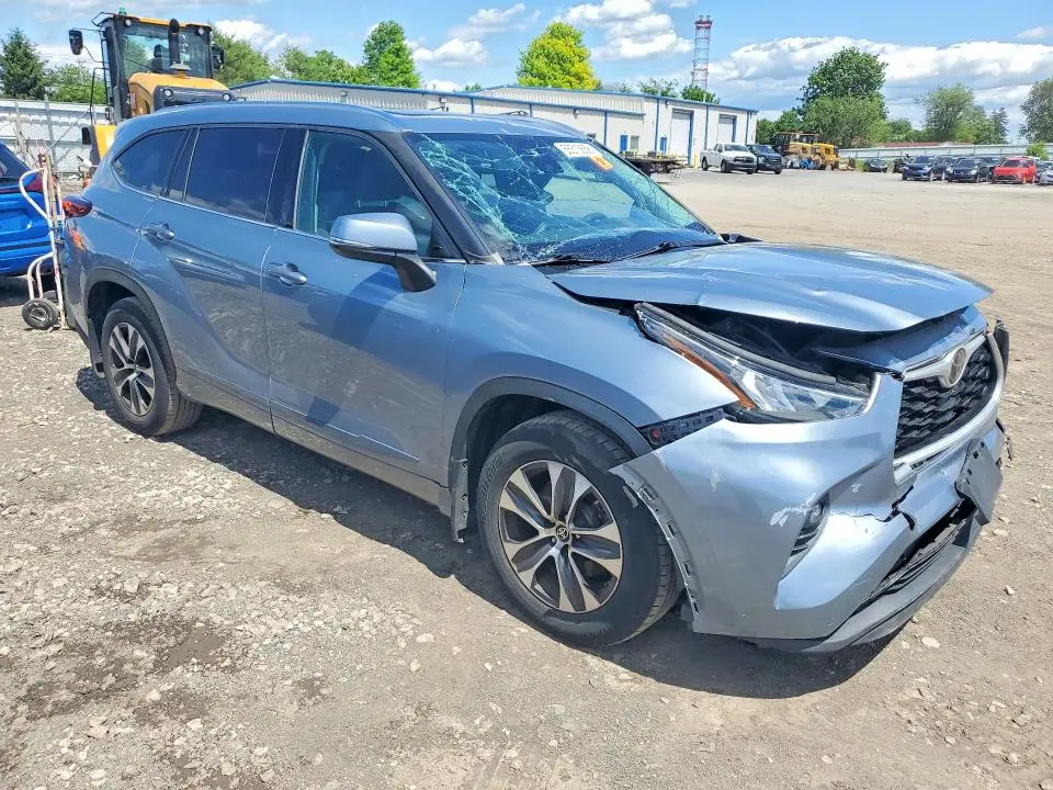 2020 TOYOTA HIGHLANDER XLE  