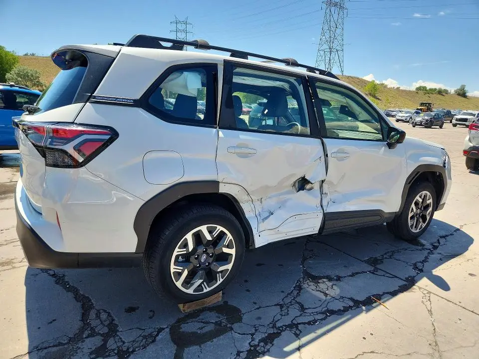 2025 SUBARU FORESTER   