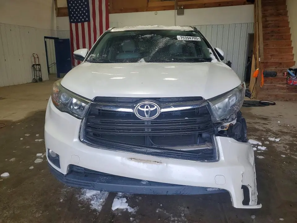 2015 TOYOTA HIGHLANDER XLE  