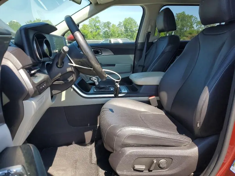 2022 KIA CARNIVAL LX  