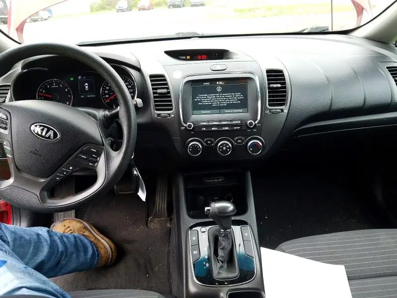 2017 KIA FORTE LX  