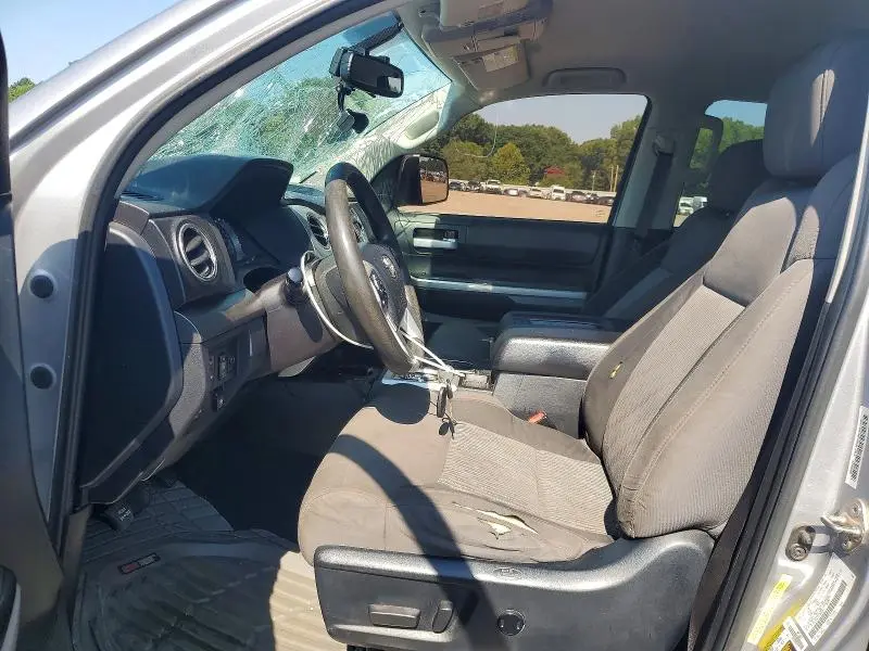 2016 TOYOTA TUNDRA CREWMAX SR5  