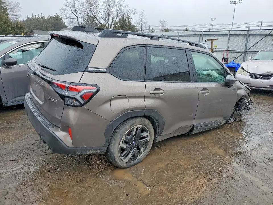 2025 SUBA FORESTER PREMIUM  