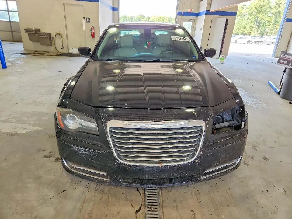 2017 CHRYSLER 300 LIMITED  
