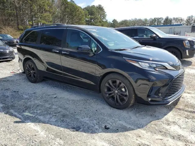2022 TOYOTA SIENNA XSE