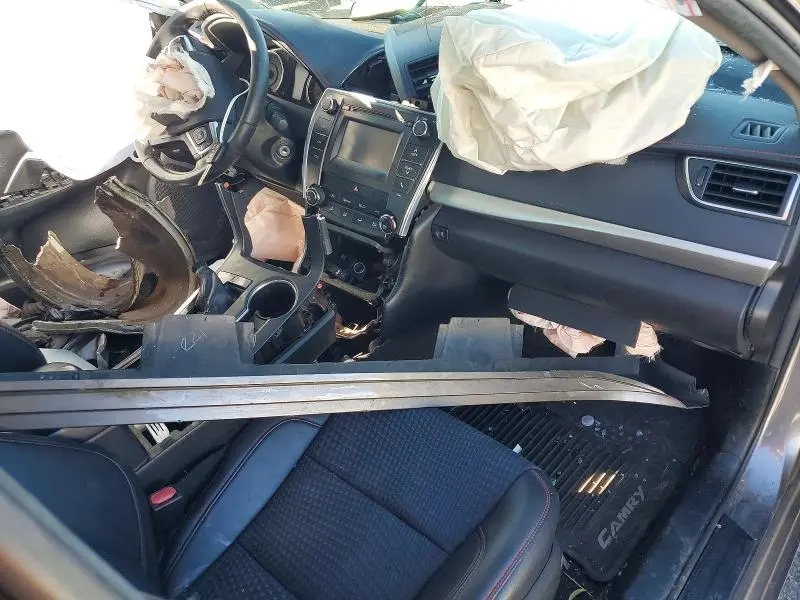 2015 TOYOTA CAMRY LE  