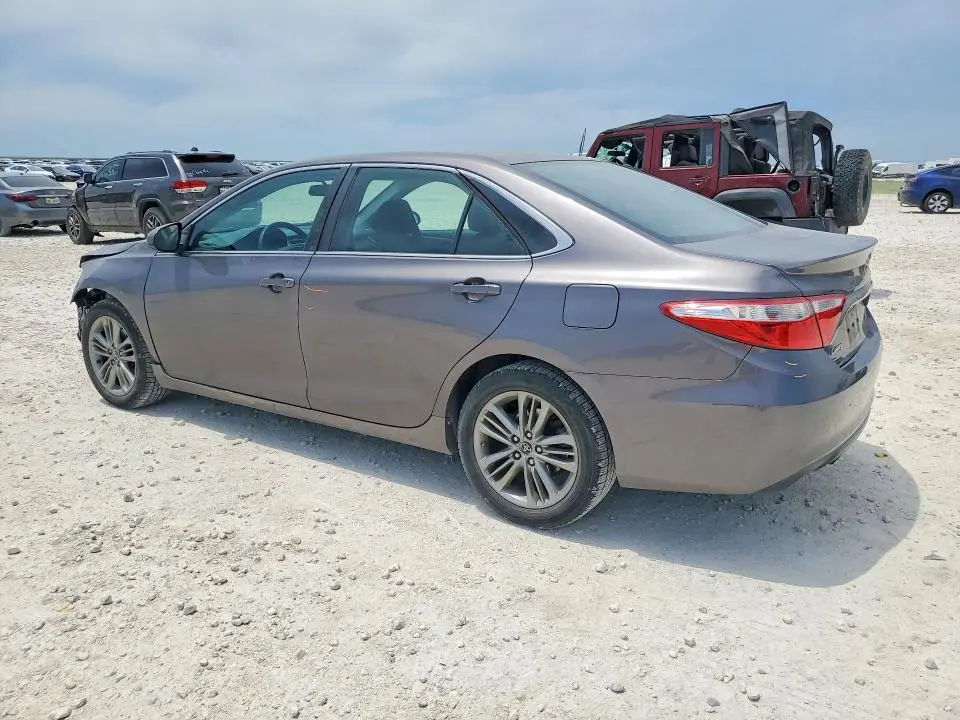 2016 TOYOTA CAMRY SE  