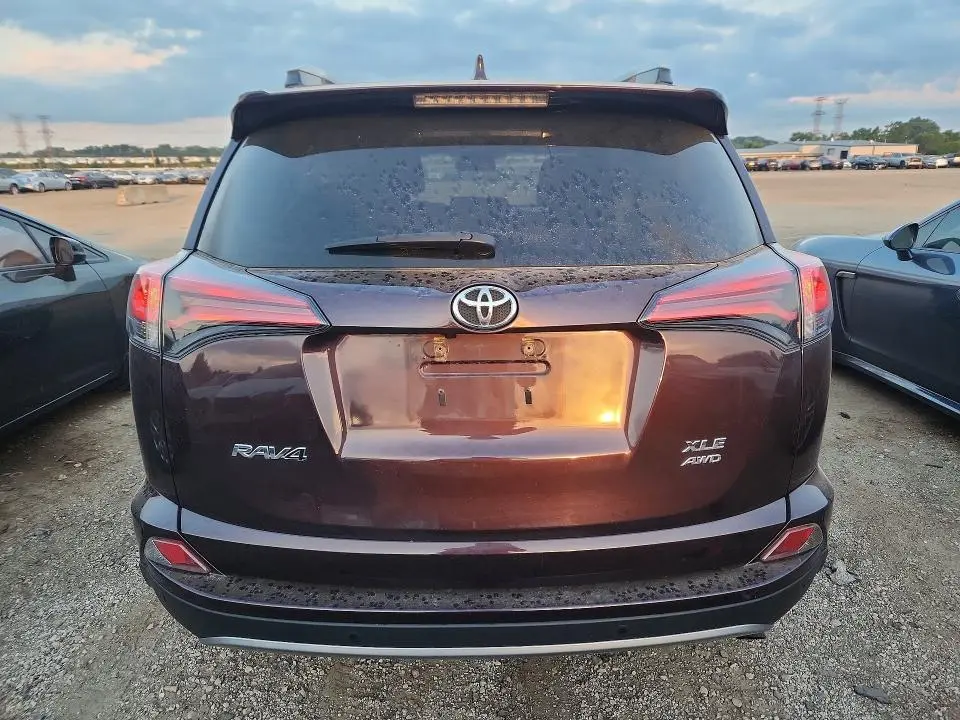 2017 TOYOTA RAV4 XLE  