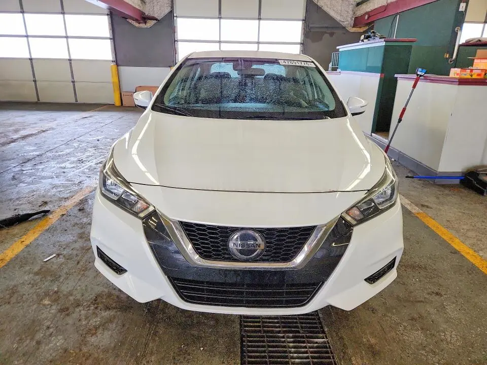 2021 NISSAN VERSA SV  