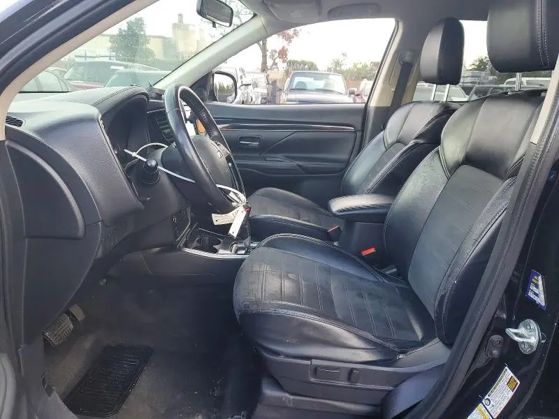 2019 MITSUBISHI OUTLANDER SE  