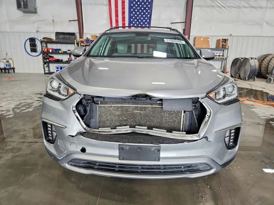 2017 HYUNDAI SANTA FE SE  
