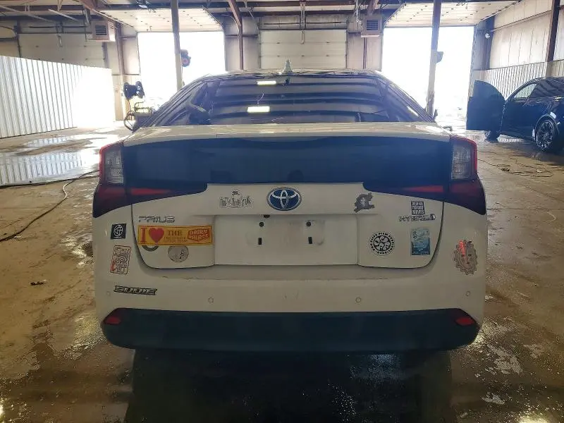 2020 TOYOTA PRIUS LE  