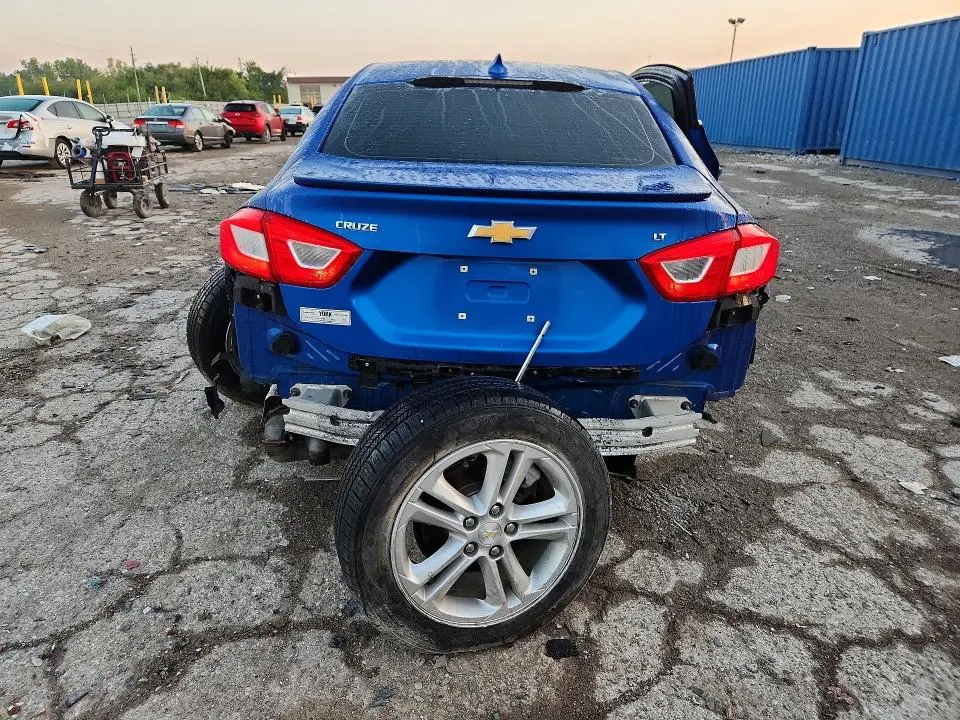 2017 CHEVROLET CRUZE LT  