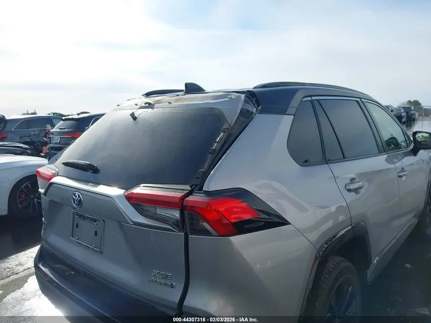 2022 TOYOTA RAV4 HYBRID XSE