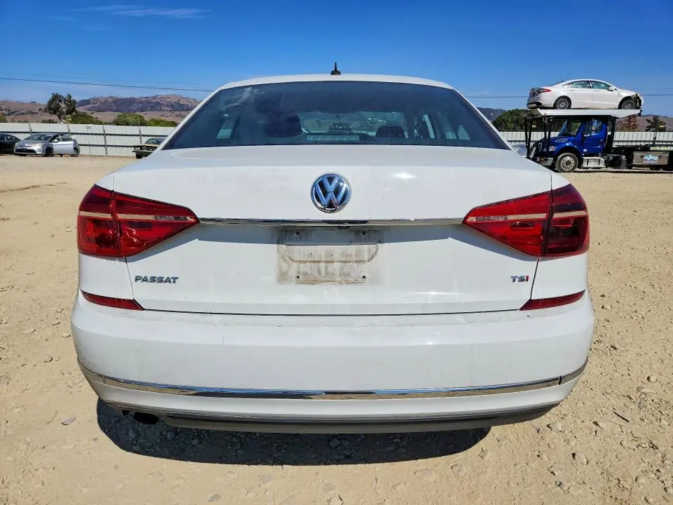 2016 VOLKSWAGEN PASSAT S  