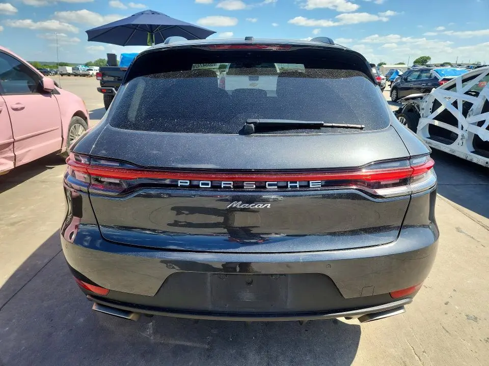 2021 PORSCHE MACAN   