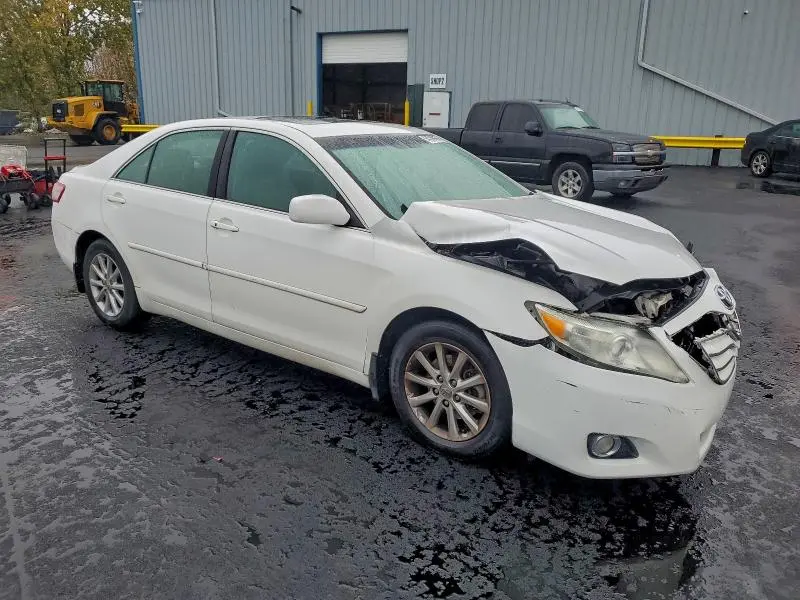 2010 TOYOTA CAMRY SE  