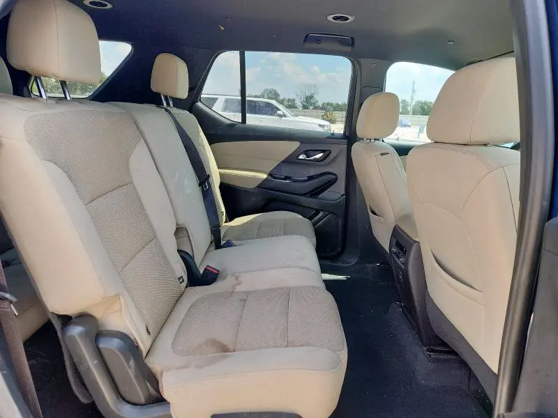 2022 CHEVROLET TRAVERSE LS  