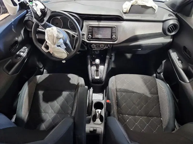 2019 NISSAN KICKS S  