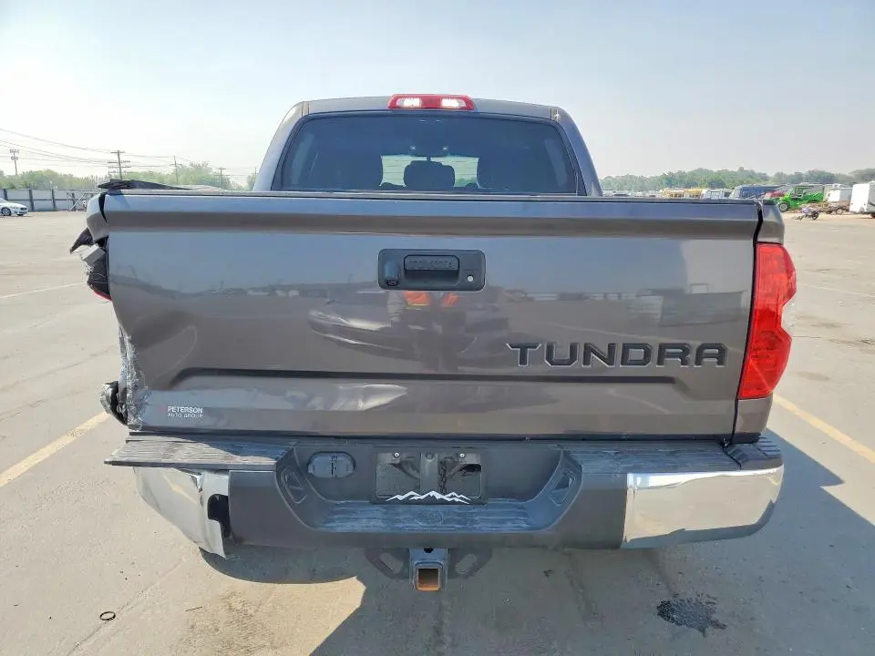 2017 TOYOTA TUNDRA SR5  