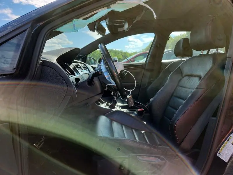 2017 VOLKSWAGEN GTI S/SE  
