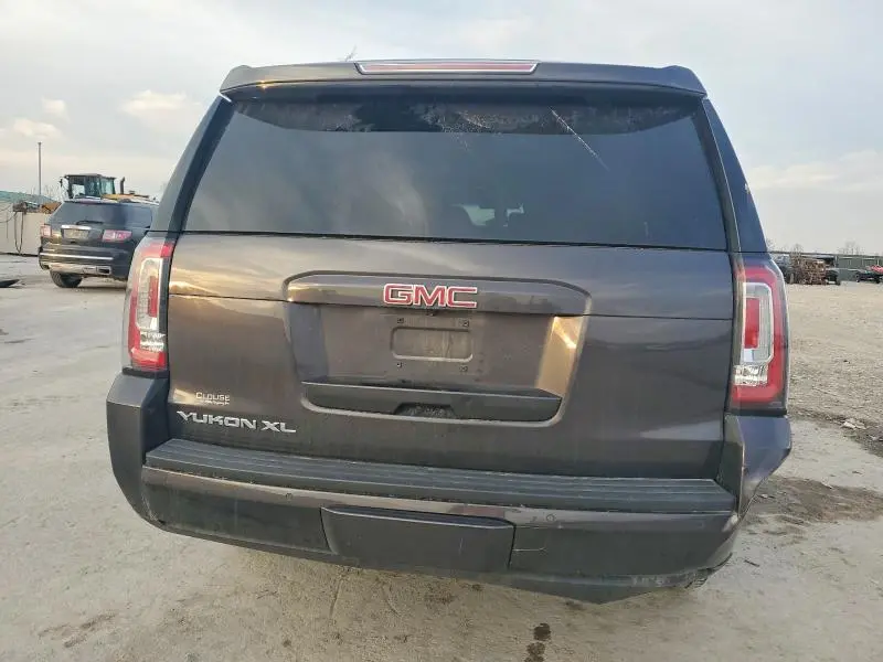 2017 GMC YUKON XL K1500 SLE  