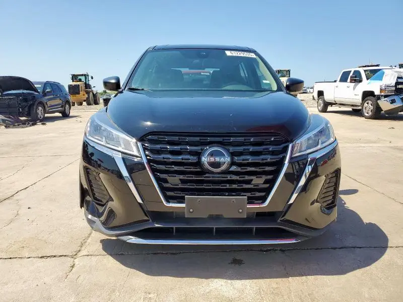 2022 NISSAN KICKS S  