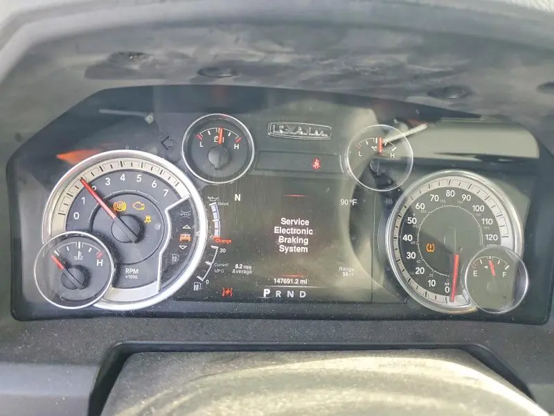 2016 RAM 1500 SLT  