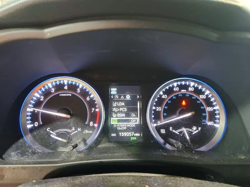 2017 TOYOTA HIGHLANDER SE  