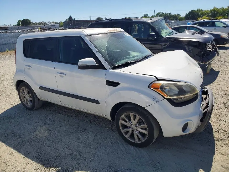 2013 KIA SOUL +  