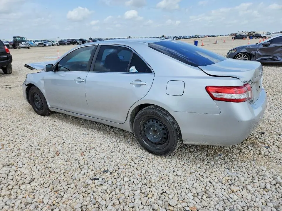 2010 TOYOTA CAMRY LE  