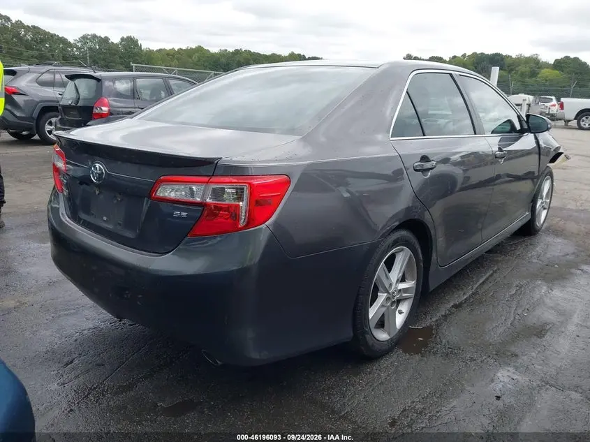 2014 TOYOTA CAMRY SE