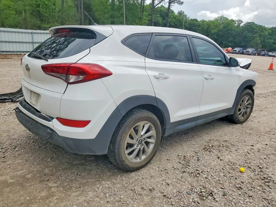 2018 HYUNDAI TUCSON SE  