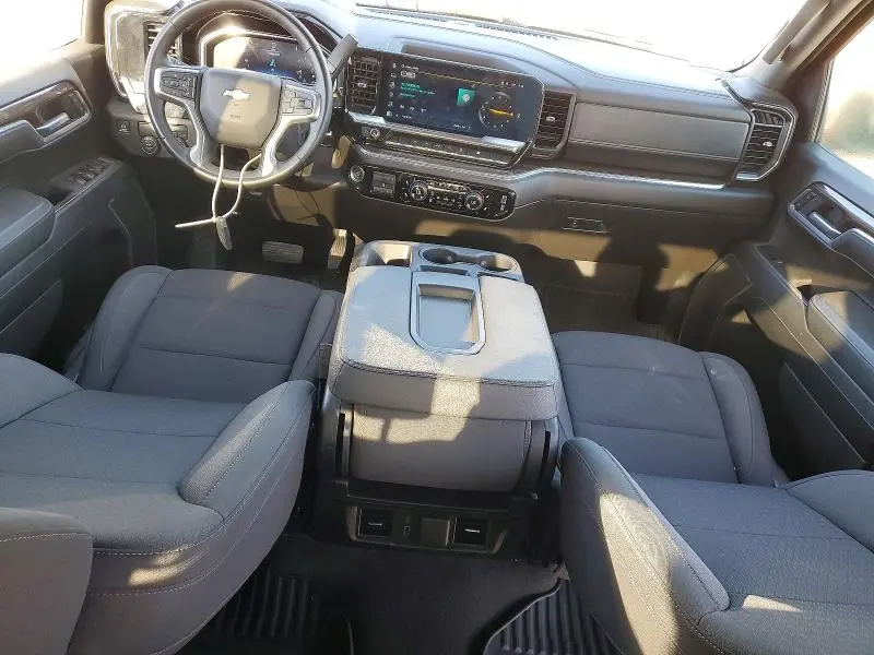 2025 CHEVROLET SILVERADO C1500 LT  