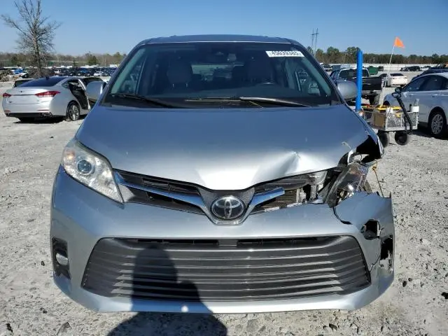 2019 TOYOTA SIENNA XLE