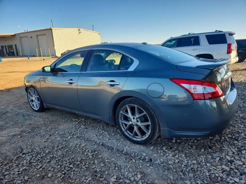 2011 NISSAN MAXIMA S  