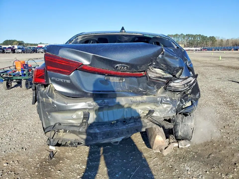 2021 KIA FORTE LXS  