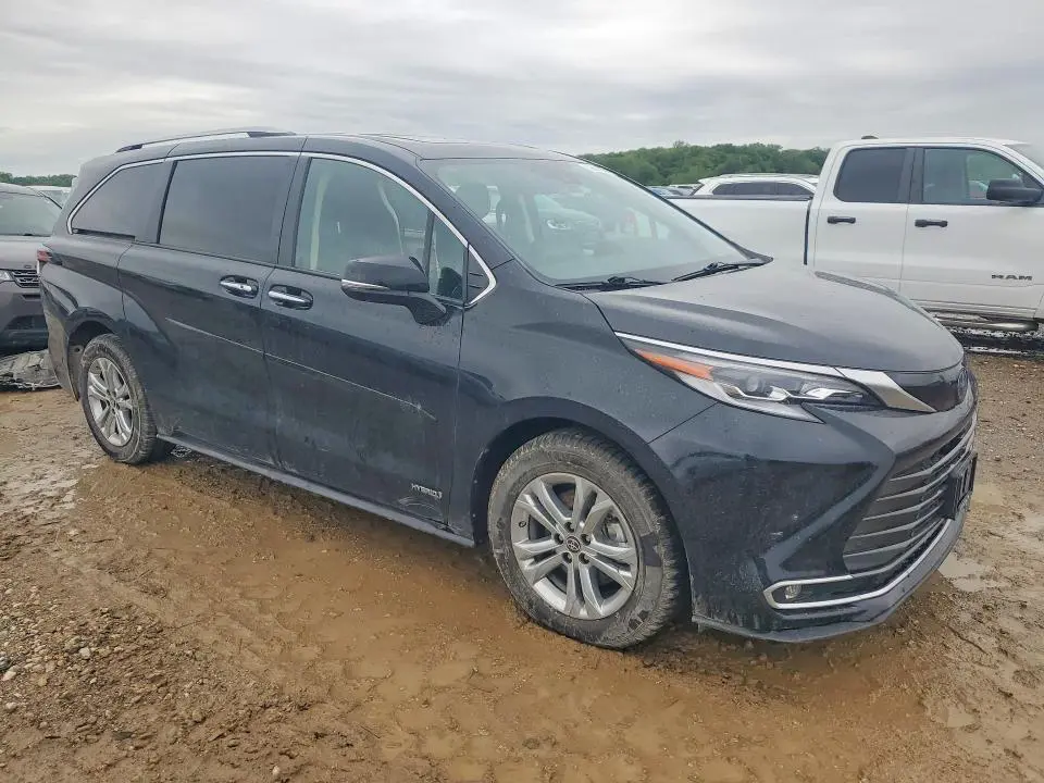 2021 TOYOTA SIENNA PLATINUM 7-PASSENGER  