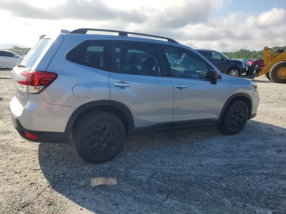 2021 SUBARU FORESTER   